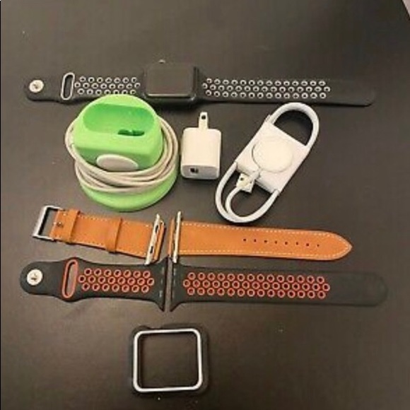 Apple Watch - Picture 3 of 4